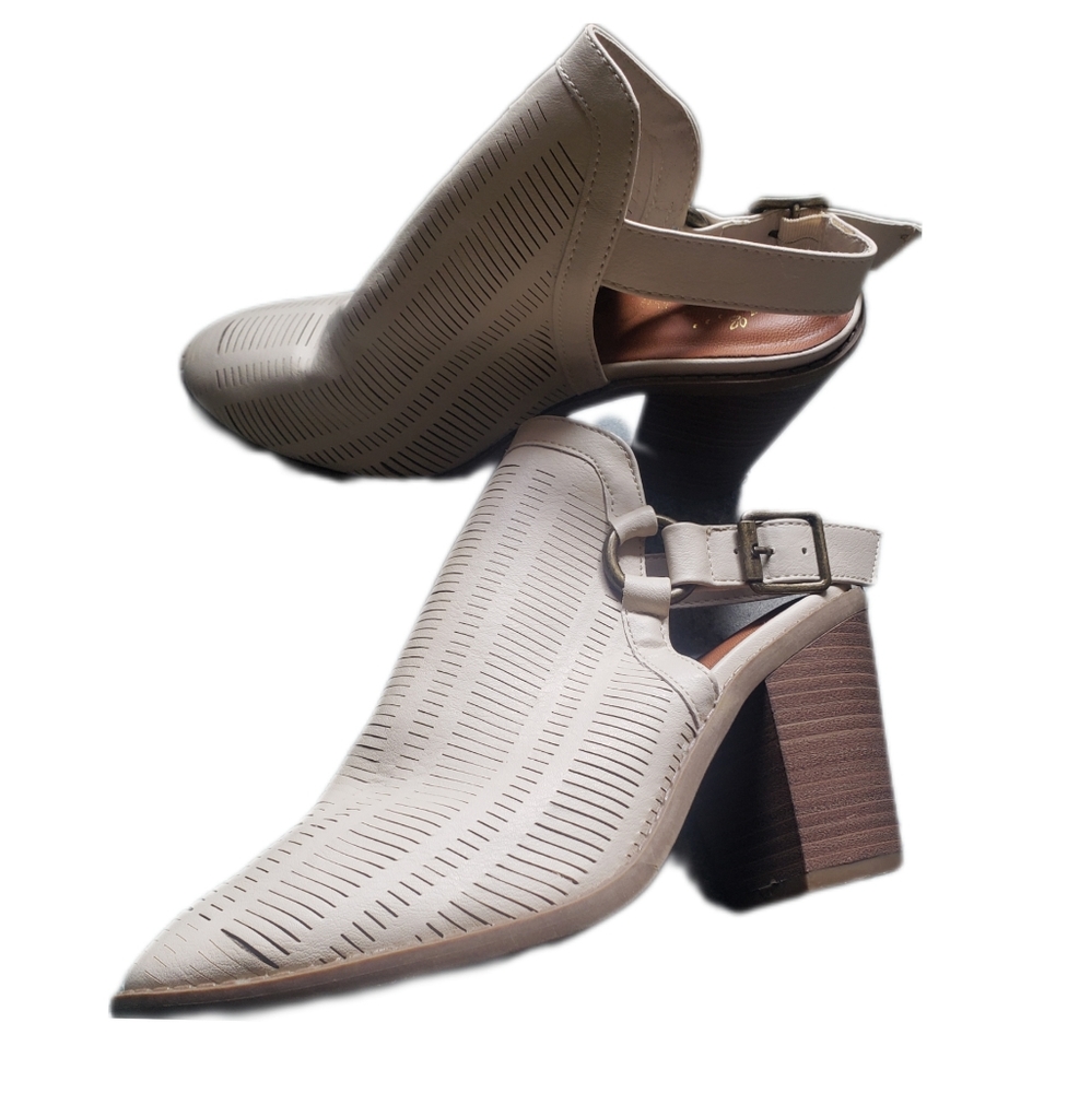 Sugar Brand Cream Colored Strap Back Ankle Booties- Sz 7.5